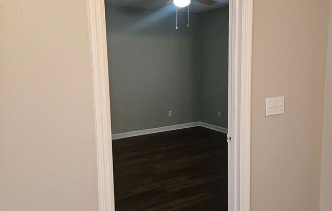 1 bed, 1 bath, 579 sqft, $924, Unit 5