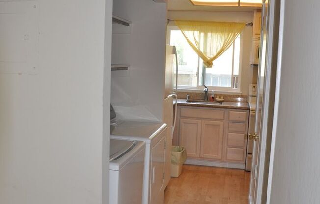 3 bed 1.5 bath Condo available now! 532 Tyrella Ave, #2, Mountain View, CA 94043