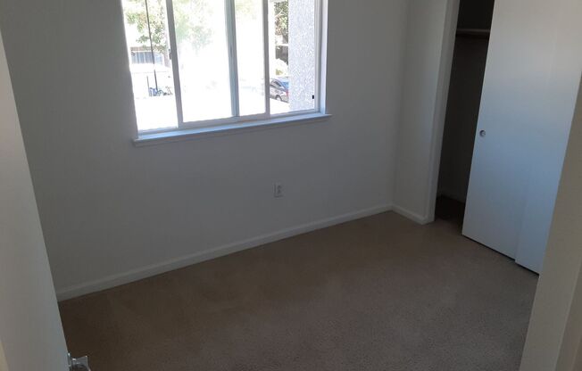 3 beds, 2 baths, 1,076 sqft, $2,200, Unit 2004