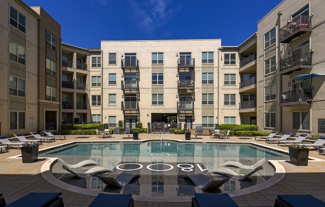 Courtyard of 1800 Broadway