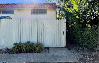 2 beds, 1 bath, $1,300