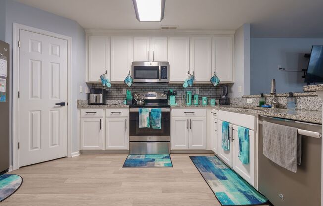 MOVE IN READY 3 Bedroom in the Heart of Norfolk!