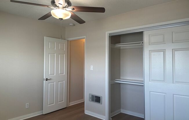 2 beds, 1 bath, 880 sqft, $2,965, Unit M-19