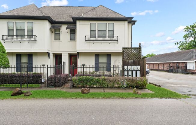 Awesome Two Story town home located in the heart of the city!