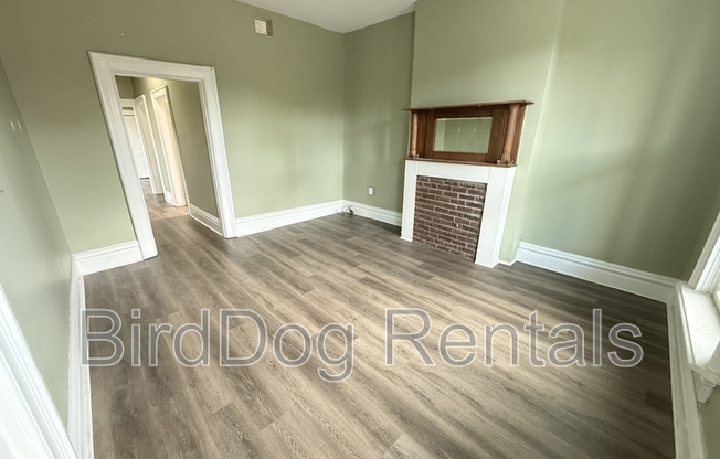 1044 1046 E LONG ST