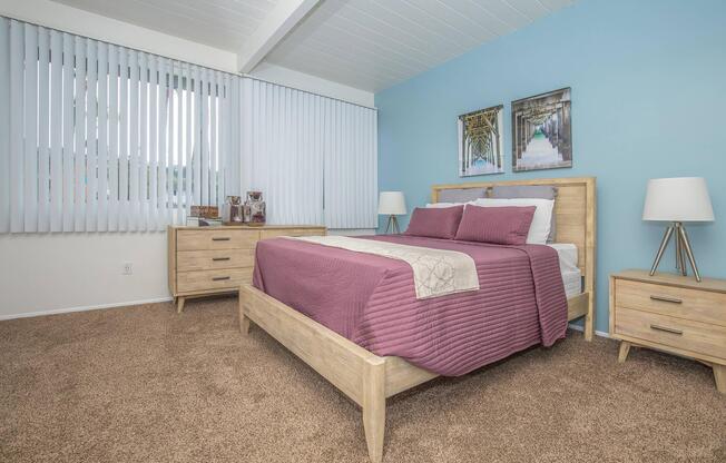 LOADS OF NATURAL LIGHTING