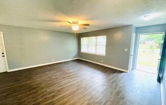 3 beds, 1 bath, $995