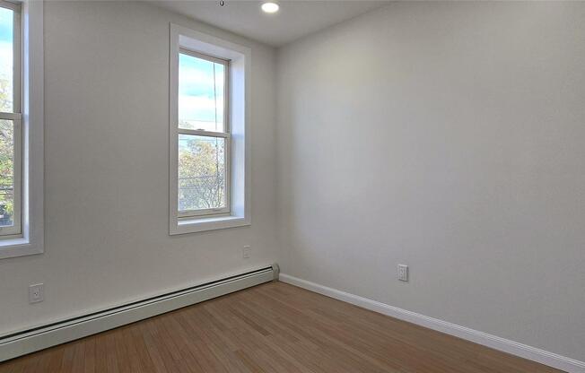 380 VAN SICLEN AVE