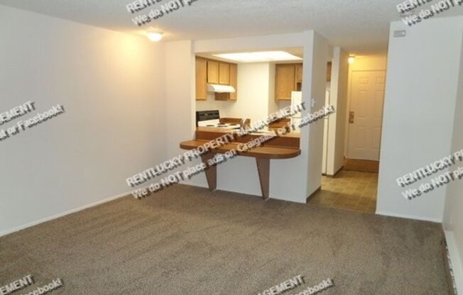 2 beds, 1.5 baths, 939 sqft, $1,595, Unit Hoge-Auburn 993