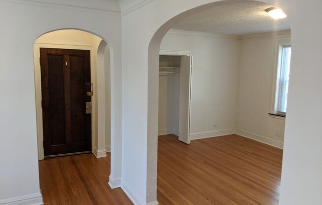 3319-21 W Catalpa