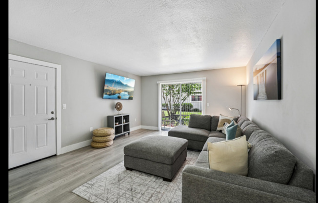 2 beds, 2 baths, 938 sqft, $1,250, Unit 164