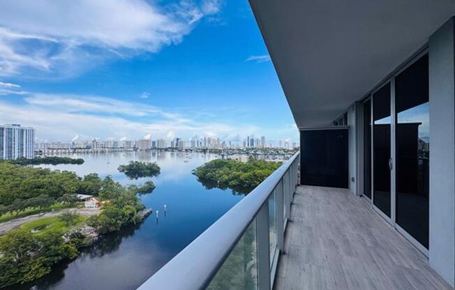 2 beds, 2 baths, $3,750, Unit # 1204