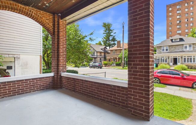 Large 3 Bedroom on 2nd St