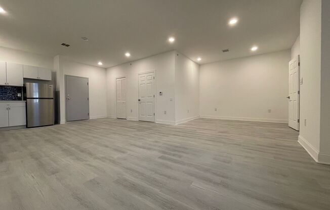 1 bed, 1 bath, 950 sqft, $1,175, Unit 218