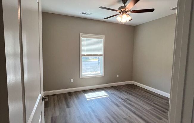 2 beds, 2 baths, 979 sqft, $1,130, Unit 914