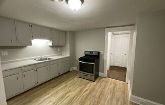 1 bed, 1 bath, $835, Unit 3909 Behrwald Avenue Up