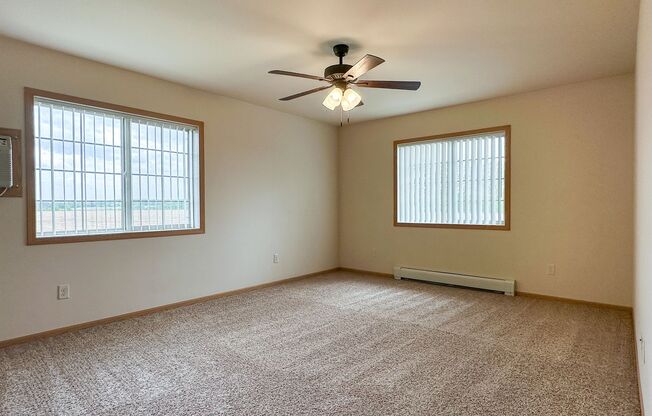 2 beds, 1 bath, 1,295 sqft, $1,440, Unit ML 515-11