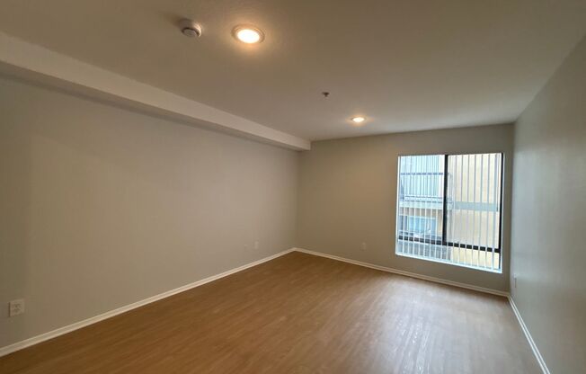 1 bed, 1 bath, 700 sqft, $2,098, Unit 309