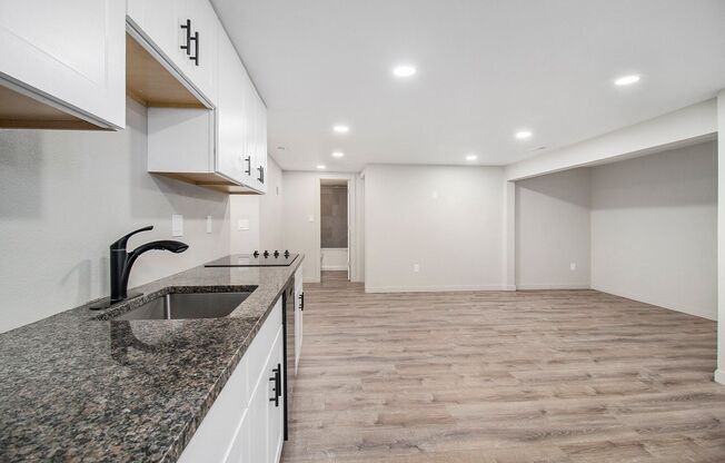 Garden Level 2 Bed, 1 Bath Duplex Available in South Denver!