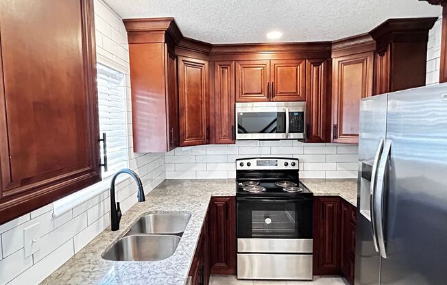 Newly Renovated 2/1.5 Condo in Gated Community Downtown!