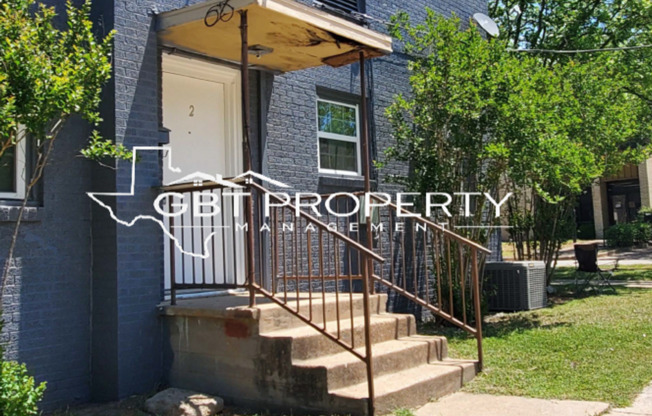 2 beds, 1 bath, $615, Unit APT# 2