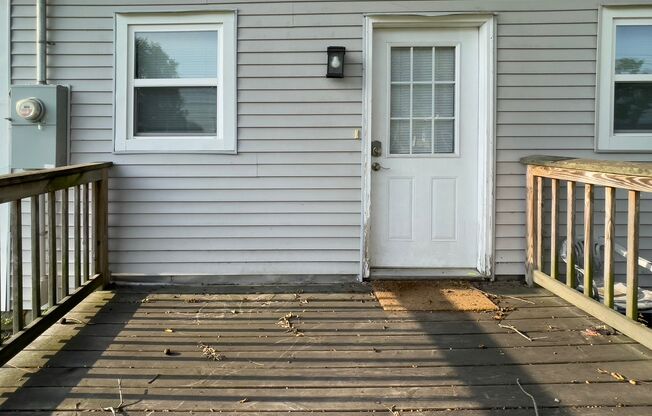 PRELEASING for AUGUST! Close to Campus