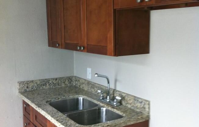 fully remodeled 2/1 with water included in the rent