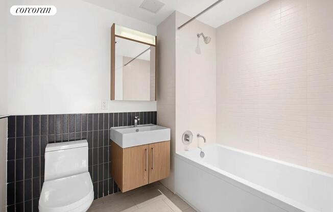 3 beds, 2 baths, $8,250, Unit 8D