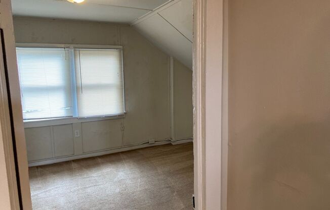 2 beds, 1 bath, $1,550, Unit 5