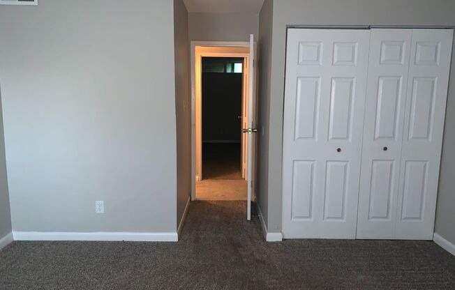 2 beds, 1 bath, 980 sqft, $1,423, Unit 129H