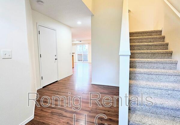 7205 NE 136 CT