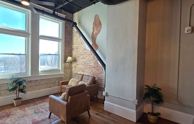 2 beds, 1 bath, 600 sqft, $1,295, Unit Available Now 208