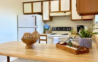 1 bed, 1 bath, $715, Unit 2