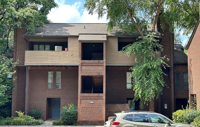 Uptown Townhome Located in the 4th Ward Neighborhood