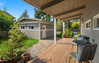 4 beds, 2.5 baths, $6,300
