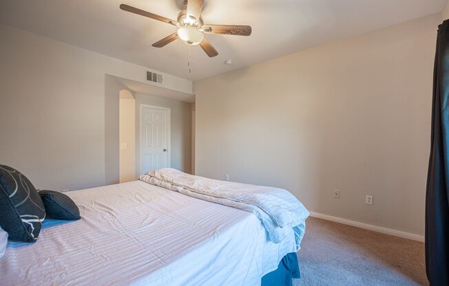 3 beds, 2 baths, $1,600, Unit # 274