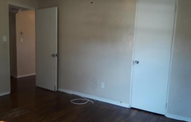 2 beds, 1 bath, $1,795