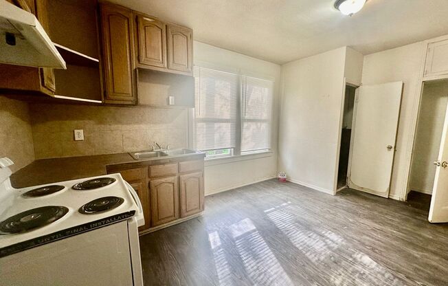 Studio in Highland Park Area