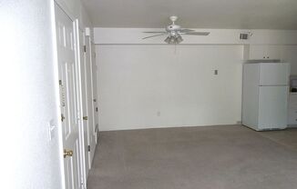 2 beds, 1 bath, $1,400, Unit 3