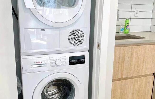1 bed, 1 bath, 500 sqft, $3,200, Unit 2B