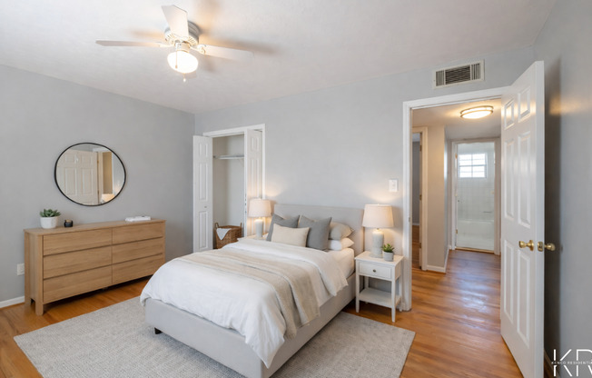 2 beds, 1 bath, 950 sqft, $1,295, Unit 10