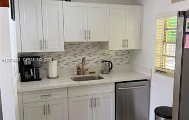 935 Polk St # 935, FL 33019