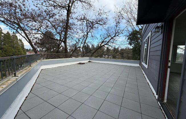 3 beds, 2 baths, 985 sqft, $2,375, Unit 401