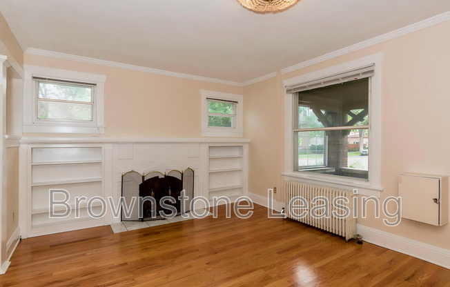 867 OGDEN ST