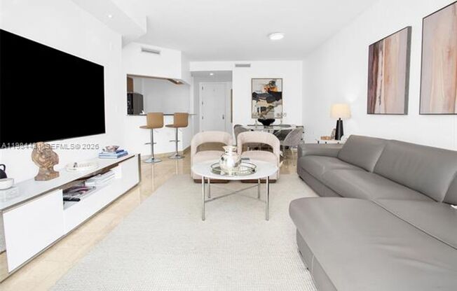 1 bed, 2 baths, 878 sqft, $3,500, Unit 801 Brickell Key Blvd # 907