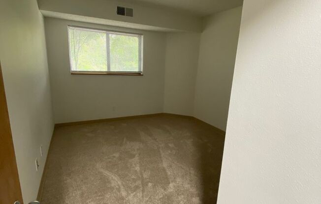 2 beds, 2 baths, 1,014 sqft, $1,475, Unit 1471-304