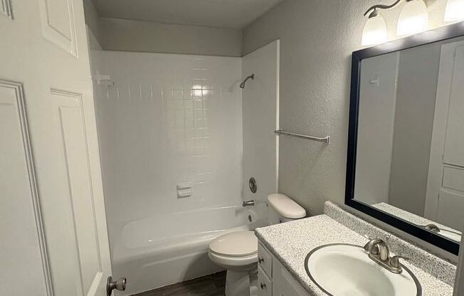 2 beds, 2 baths, 931 sqft, $1,003, Unit 14-1404