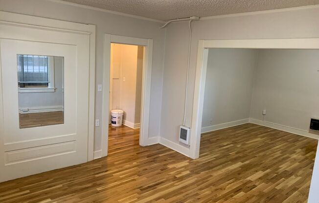 Studio, 1 bath, 330 sqft, $1,095, Unit D