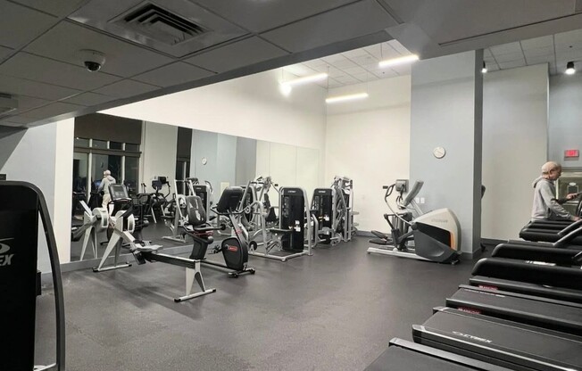 1 bed, 1 bath, 663 sqft, $3,300, Unit 528