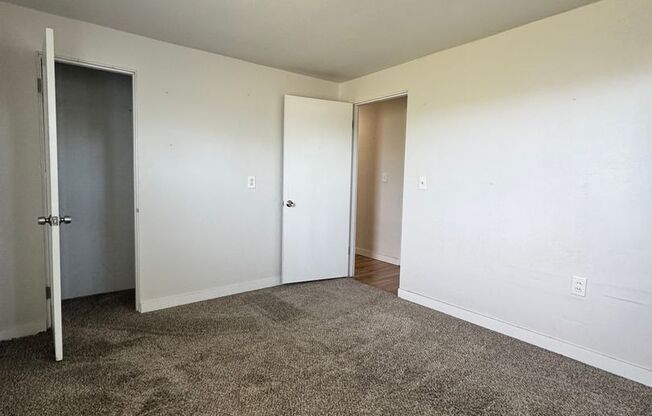 3 bedroom 1 bathroom remodeled home, w/d hookup, must see inside